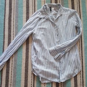 H&M Divided striped button down